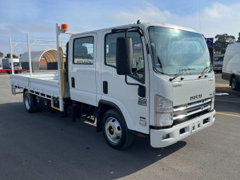 Isuzu ISUZU NPR 300 CREW CAB  Used