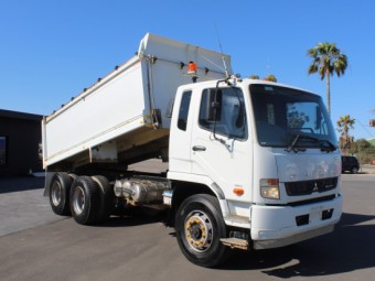 Fuso Fighter 2427 2015 Used