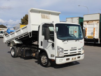 Isuzu NPR400 2015 Used