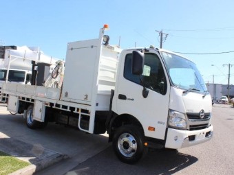Hino 300-series 2015 Used