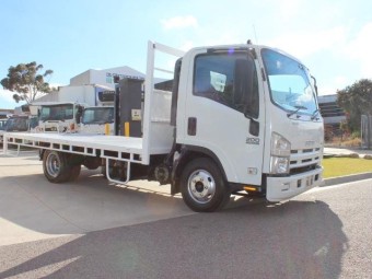 Isuzu n-series 2017 Used