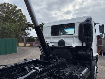 2013 HINO fm 6x4 tipper truck