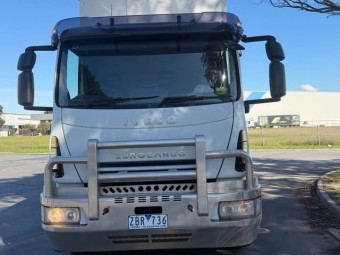 2010 iveco euro cargo  14 pallets curtainsider truck